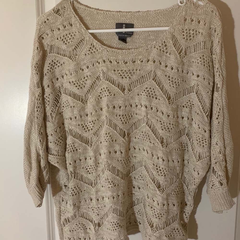 White/cream sweater